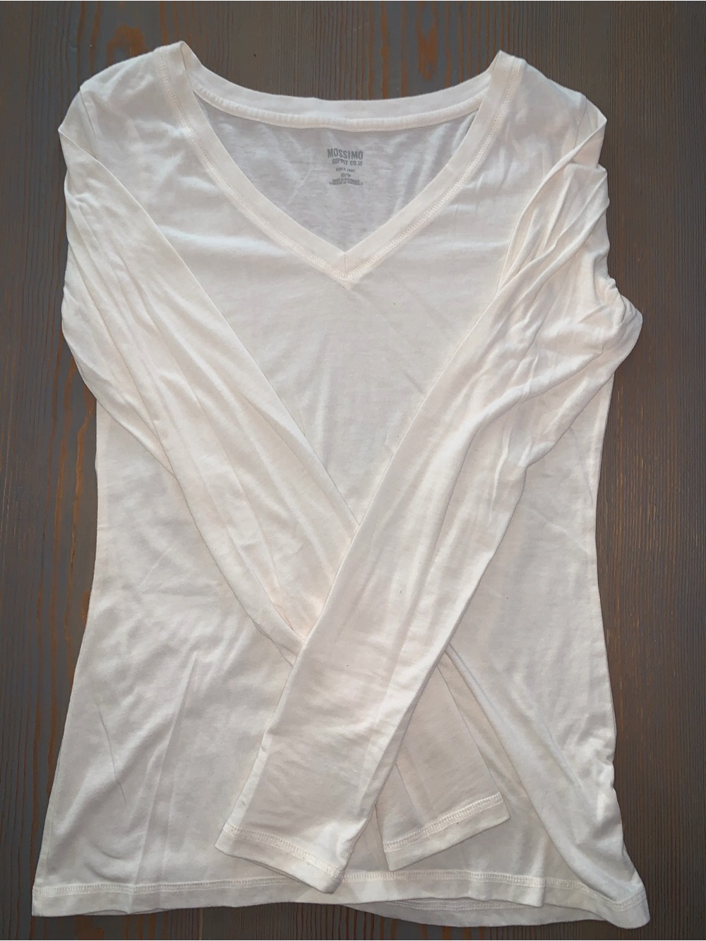 Women’s Mossimo Supply Co. Cream V-Neck Long Sleeve Tee